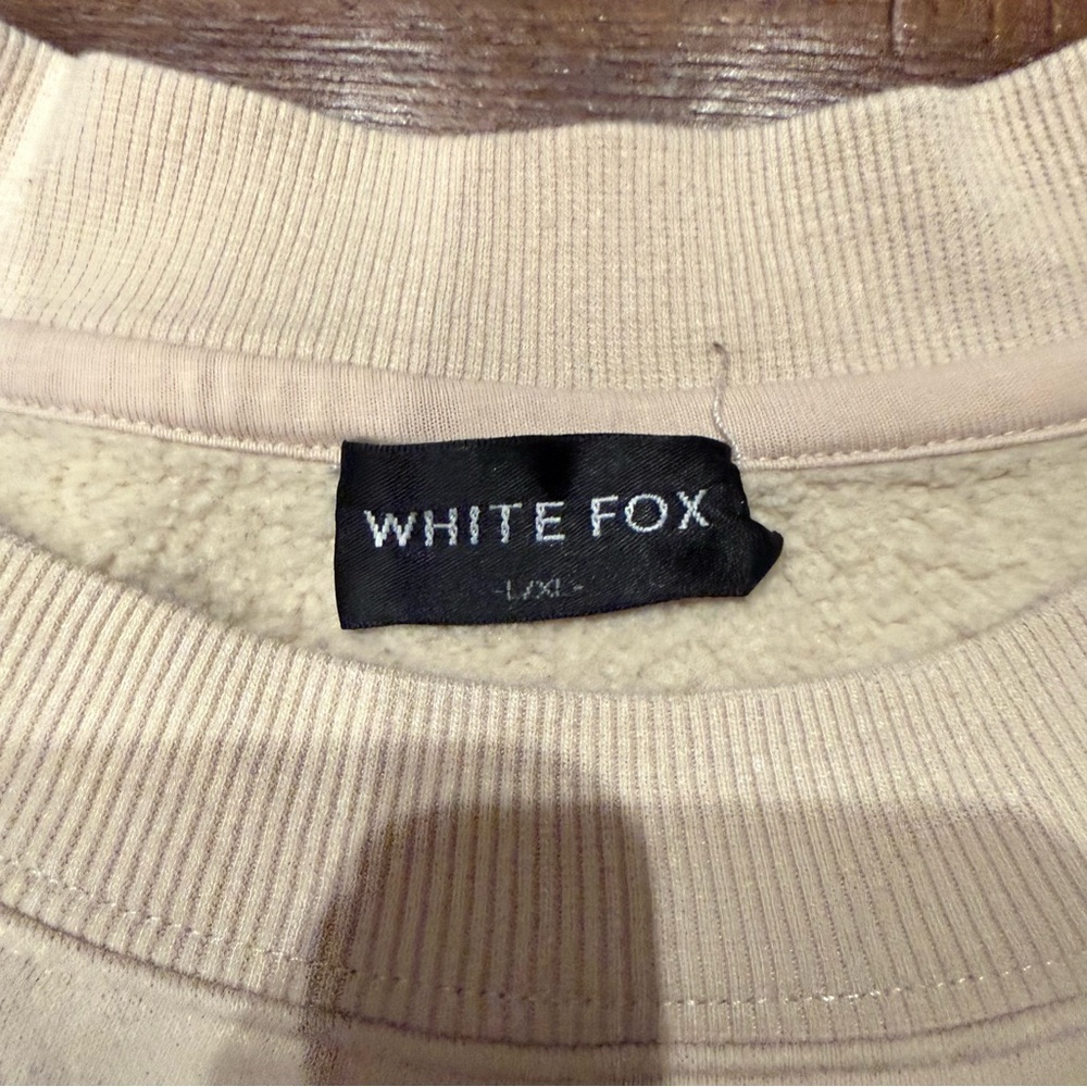 White Fox Boutique “Essentials Club” Oversized Sweater - Picture 4 of 5